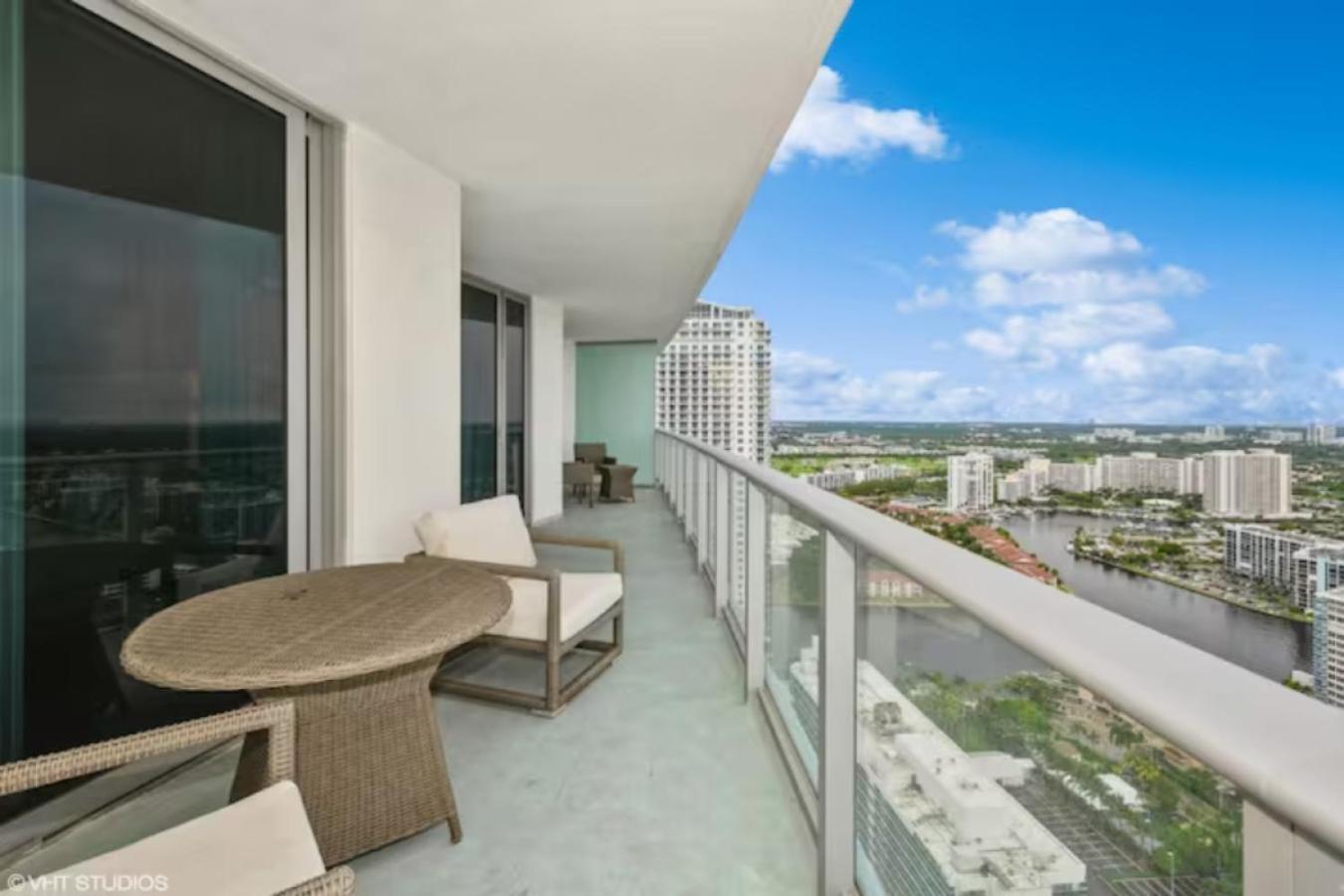 Lyfe Residence Building - Private Apts Over The Beach Hollywood Eksteriør bilde